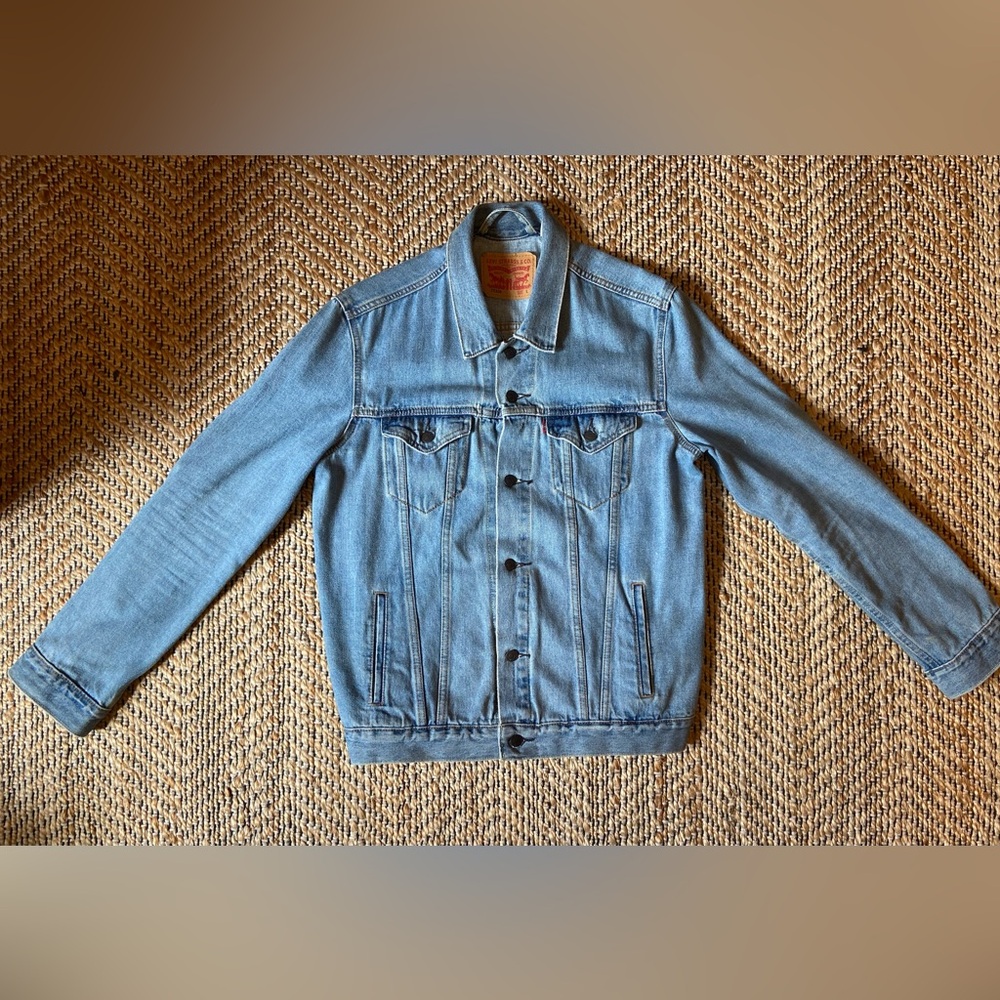 Levi's Iconic Light Wash Denim Trucker